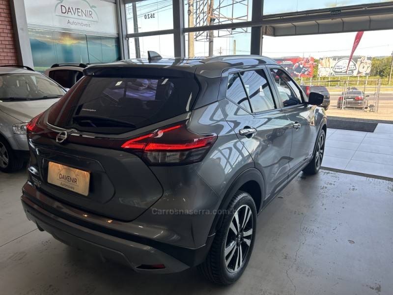 NISSAN - KICKS - 2022/2022 - Cinza - R$ 105.900,00