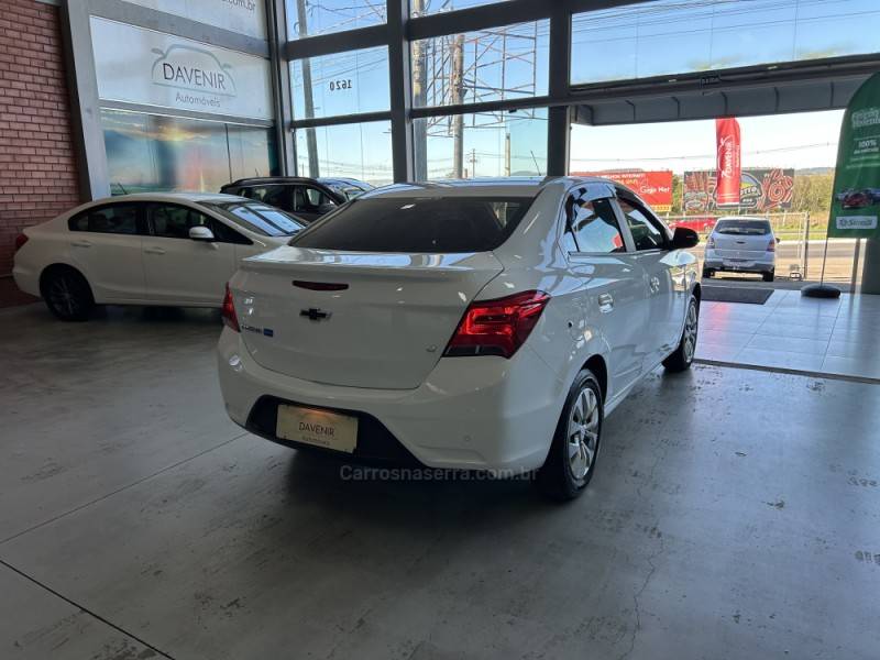 CHEVROLET - PRISMA - 2017/2017 - Branca - R$ 61.900,00