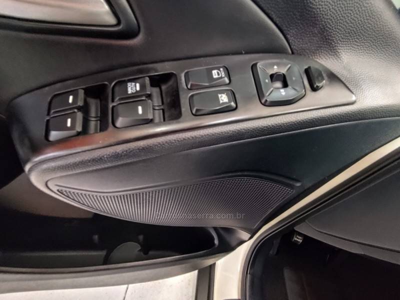 HYUNDAI - IX35 - 2014/2015 - Branca - R$ 77.900,00