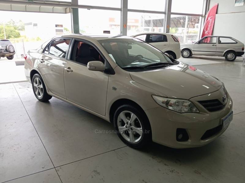 TOYOTA - COROLLA - 2012/2012 - Bege - R$ 65.900,00