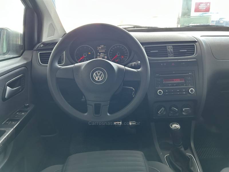 VOLKSWAGEN - CROSSFOX - 2011/2012 - Branca - R$ 43.900,00