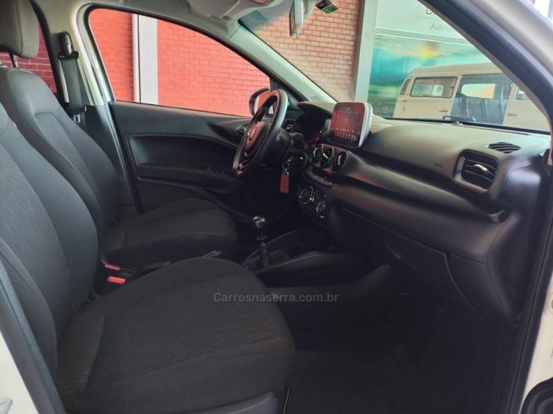 FIAT - CRONOS - 2021/2022 - Branca - R$ 76.900,00
