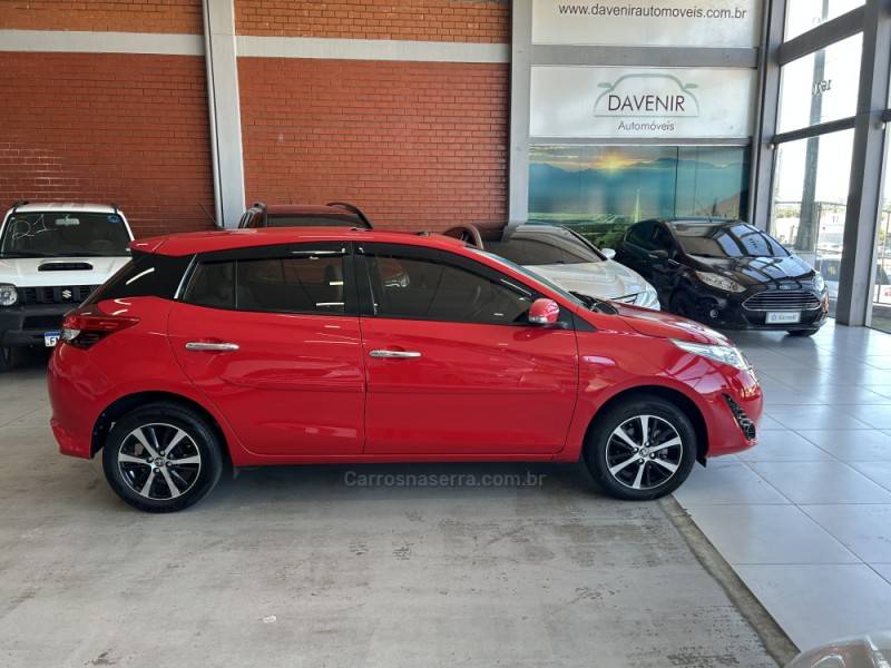 TOYOTA - YARIS - 2019/2020 - Vermelha - R$ 86.900,00