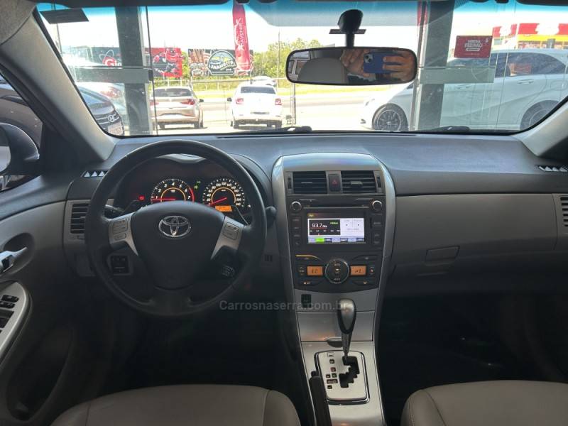 TOYOTA - COROLLA - 2014/2014 - Prata - R$ 74.900,00