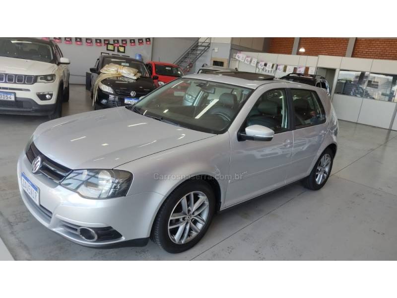 VOLKSWAGEN - GOLF - 2012/2013 - Prata - R$ 64.900,00