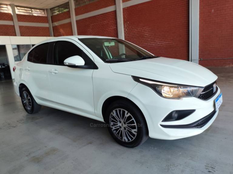 FIAT - CRONOS - 2021/2022 - Branca - R$ 76.900,00