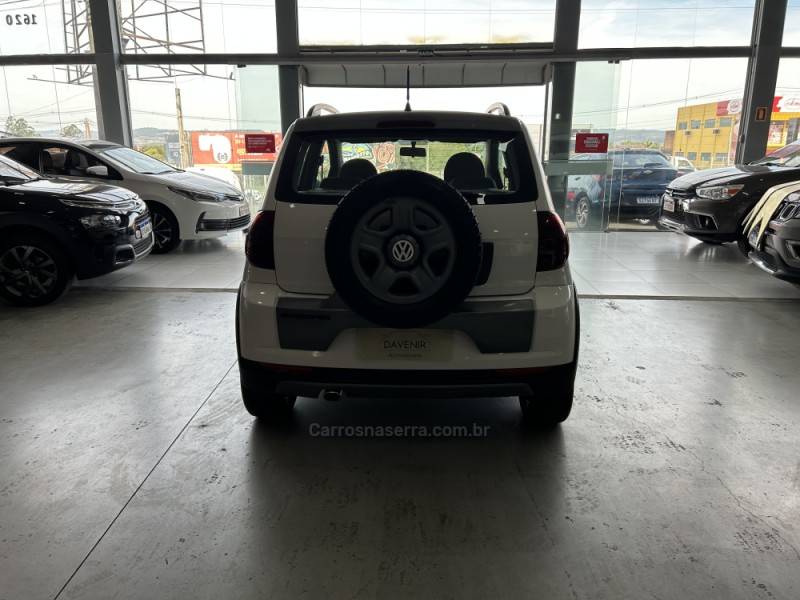 VOLKSWAGEN - CROSSFOX - 2011/2012 - Branca - R$ 43.900,00