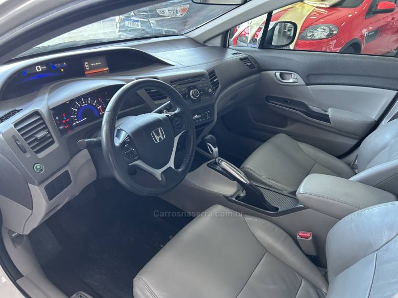 HONDA - CIVIC - 2012/2013 - Branca - R$ 67.900,00