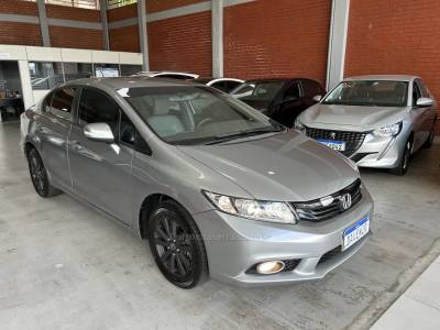 HONDA - CIVIC - 2013/2014 - Prata - R$ 74.900,00