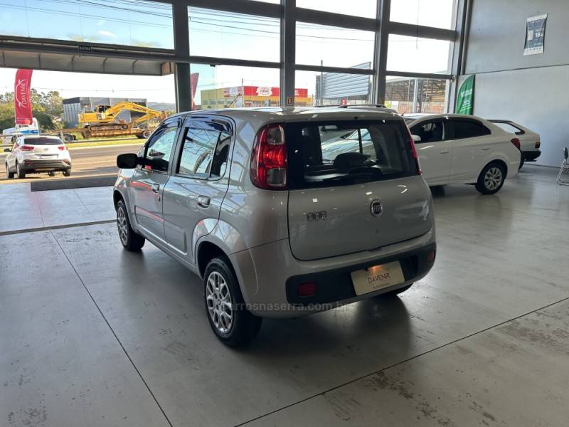 FIAT - UNO - 2014/2014 - Prata - R$ 32.900,00
