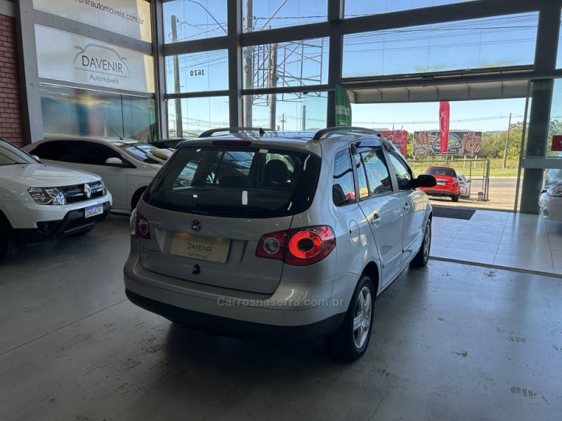VOLKSWAGEN - SPACEFOX - 2008/2009 - Prata - R$ 35.900,00