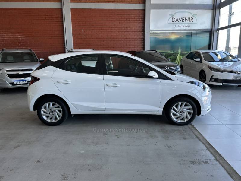 HYUNDAI - HB20 - 2021/2022 - Branca - R$ 70.900,00