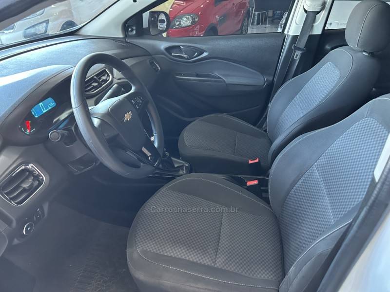 CHEVROLET - PRISMA - 2017/2017 - Branca - R$ 61.900,00