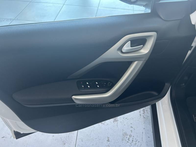 PEUGEOT - 2008 - 2022/2022 - Branca - R$ 75.900,00