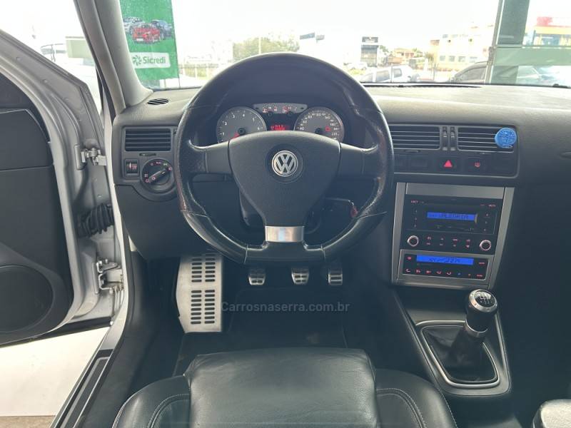 VOLKSWAGEN - GOLF - 2012/2013 - Prata - R$ 62.900,00