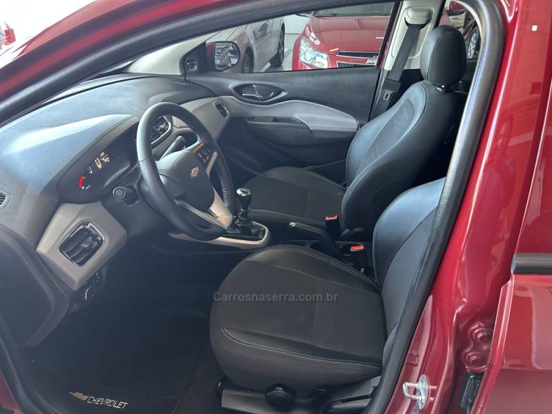 CHEVROLET - ONIX - 2019/2019 - Vermelha - R$ 57.900,00