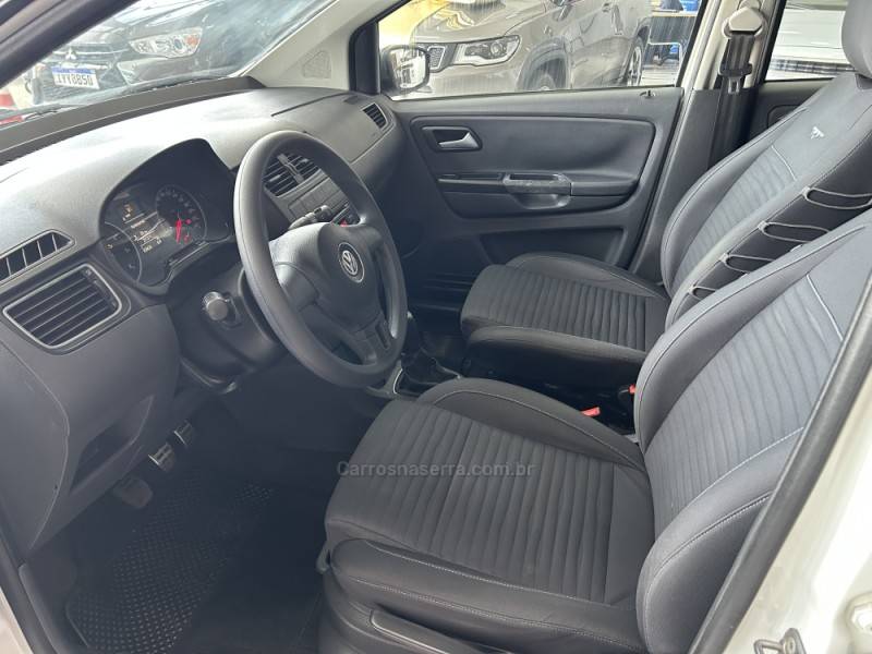 VOLKSWAGEN - CROSSFOX - 2011/2012 - Branca - R$ 43.900,00