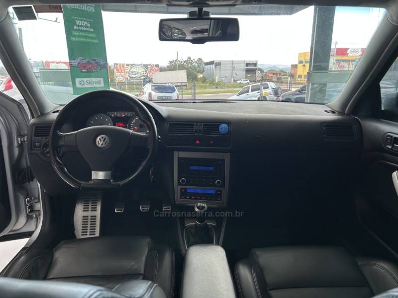 VOLKSWAGEN - GOLF - 2012/2013 - Prata - R$ 62.900,00