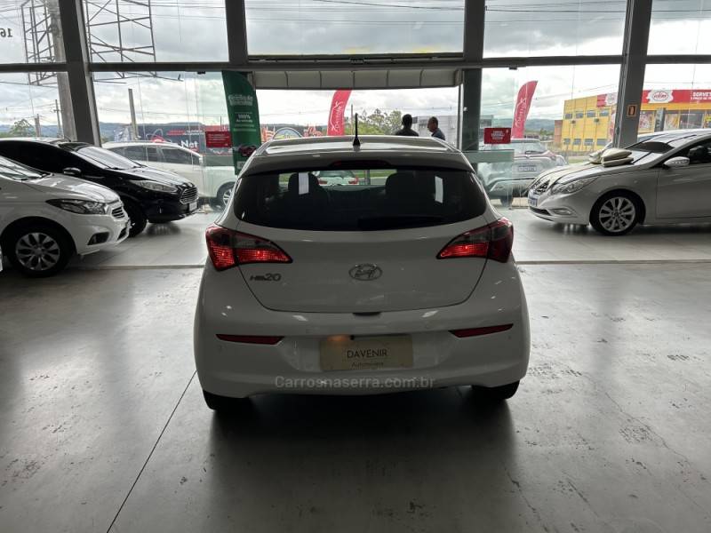 HYUNDAI - HB20 - 2017/2017 - Branca - R$ 52.900,00