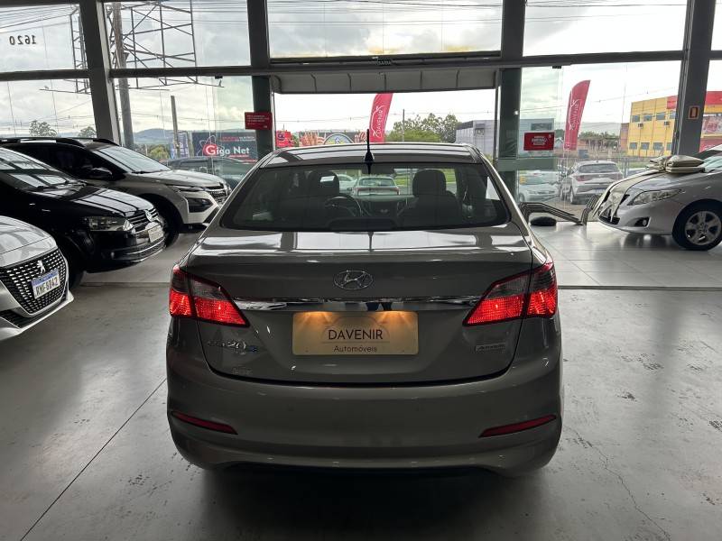 HYUNDAI - HB20S - 2018/2018 - Prata - R$ 69.900,00