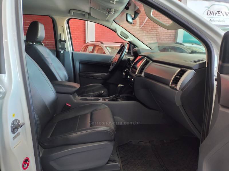 FORD - RANGER - 2016/2017 - Branca - R$ 141.900,00