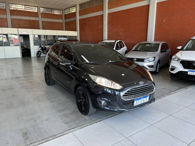 FORD - FIESTA - 2014/2014 - Preta - R$ 47.900,00
