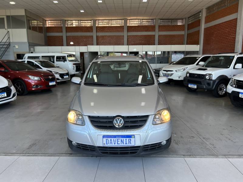 VOLKSWAGEN - SPACEFOX - 2008/2009 - Prata - R$ 35.900,00