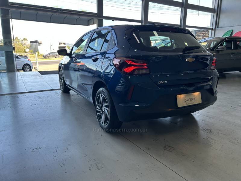 CHEVROLET - ONIX - 2024/2024 - Azul - R$ 72.900,00