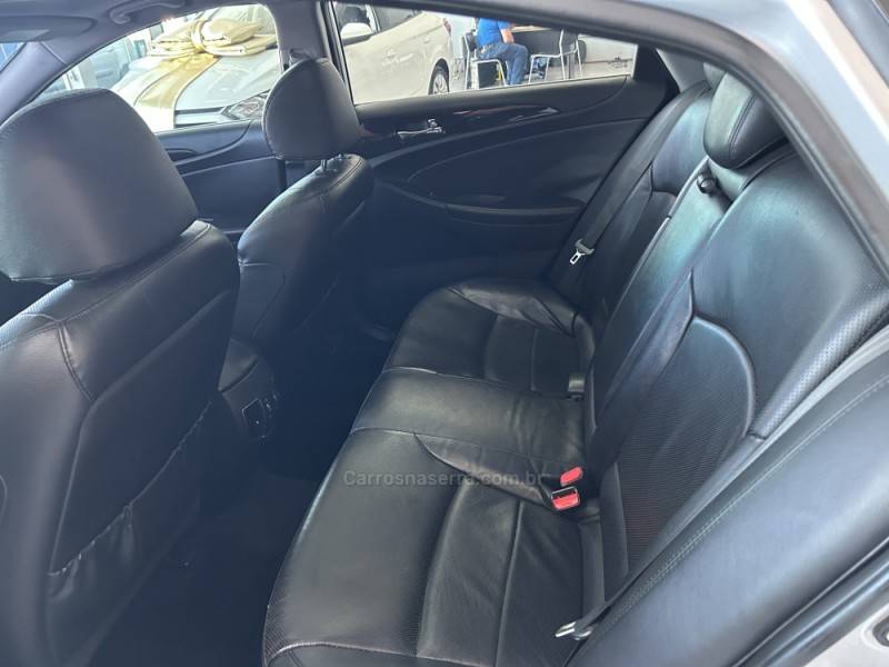 HYUNDAI - SONATA - 2012/2012 - Prata - R$ 72.900,00