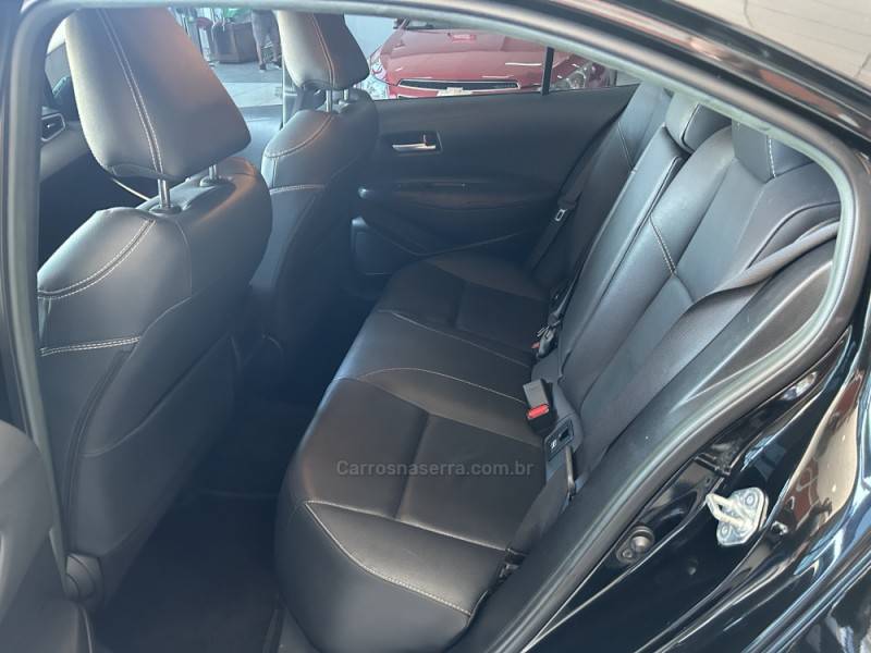 TOYOTA - COROLLA - 2022/2023 - Preta - R$ 134.900,00