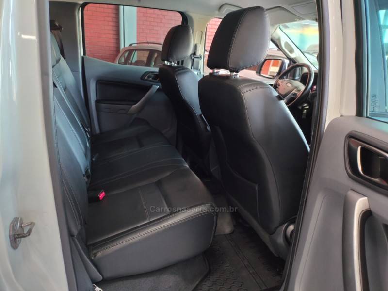 FORD - RANGER - 2016/2017 - Branca - R$ 141.900,00