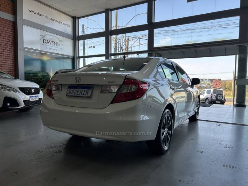 HONDA - CIVIC - 2012/2013 - Branca - R$ 67.900,00