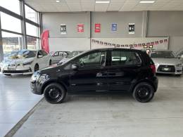 VOLKSWAGEN - FOX - 2011/2012 - Preta - R$ 30.900,00