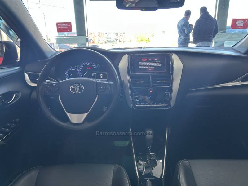 TOYOTA - YARIS - 2019/2020 - Vermelha - R$ 86.900,00
