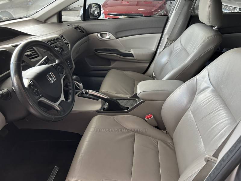 HONDA - CIVIC - 2013/2014 - Prata - R$ 74.900,00