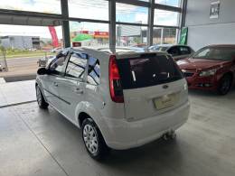 FORD - FIESTA - 2013/2013 - Branca - R$ 34.900,00