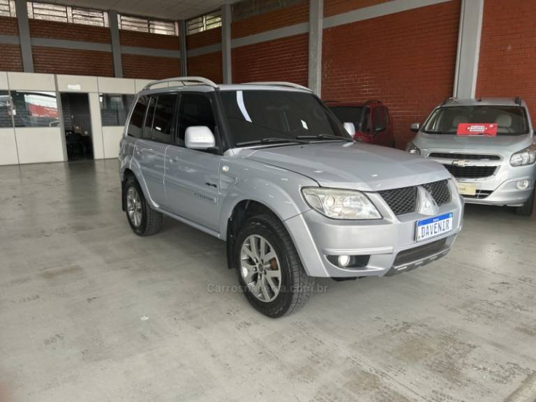 MITSUBISHI - PAJERO TR4 - 2014/2014 - Prata - R$ 68.900,00