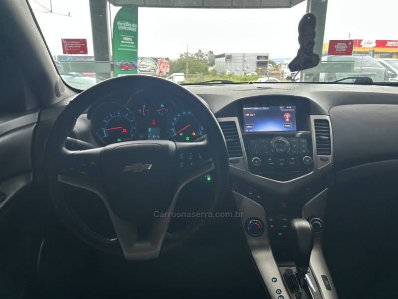 CHEVROLET - CRUZE - 2013/2014 - Vermelha - R$ 70.900,00