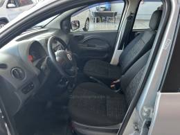 FIAT - UNO - 2014/2014 - Prata - R$ 32.900,00