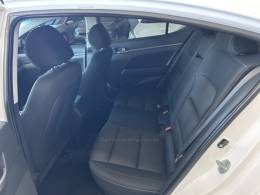 HYUNDAI - ELANTRA - 2017/2018 - Branca - R$ 86.900,00