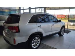 KIA MOTORS - SORENTO - 2014/2015 - Prata - R$ 79.900,00