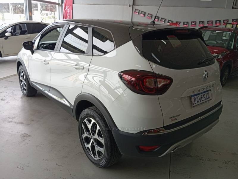 RENAULT - CAPTUR - 2020/2021 - Branca - R$ 90.900,00