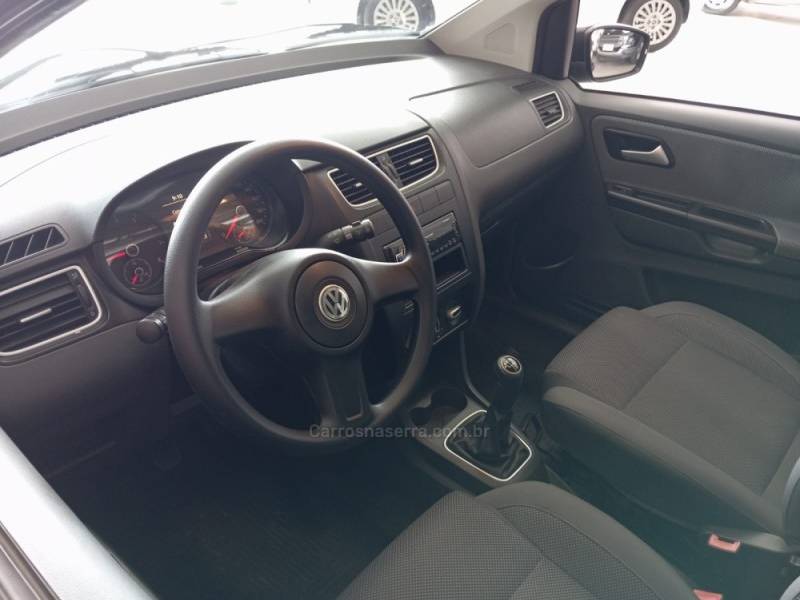 VOLKSWAGEN - FOX - 2010/2011 - Preta - R$ 31.900,00