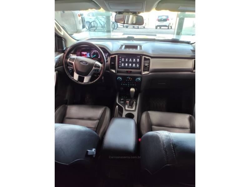 FORD - RANGER - 2016/2017 - Branca - R$ 141.900,00
