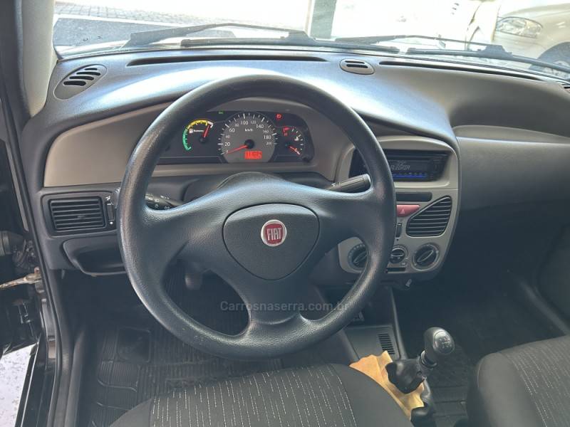 FIAT - PALIO - 2014/2014 - Preta - R$ 30.900,00