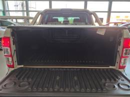FORD - RANGER - 2016/2017 - Branca - R$ 141.900,00