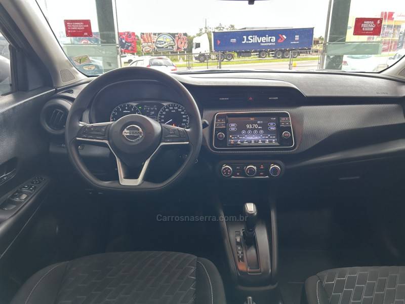 NISSAN - KICKS - 2022/2022 - Prata - R$ 99.900,00