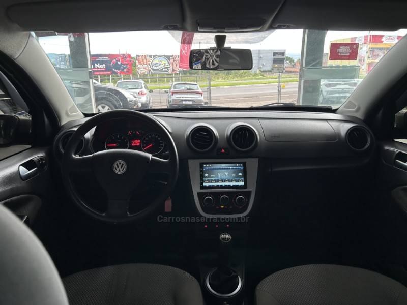 VOLKSWAGEN - VOYAGE - 2011/2012 - Cinza - R$ 33.900,00