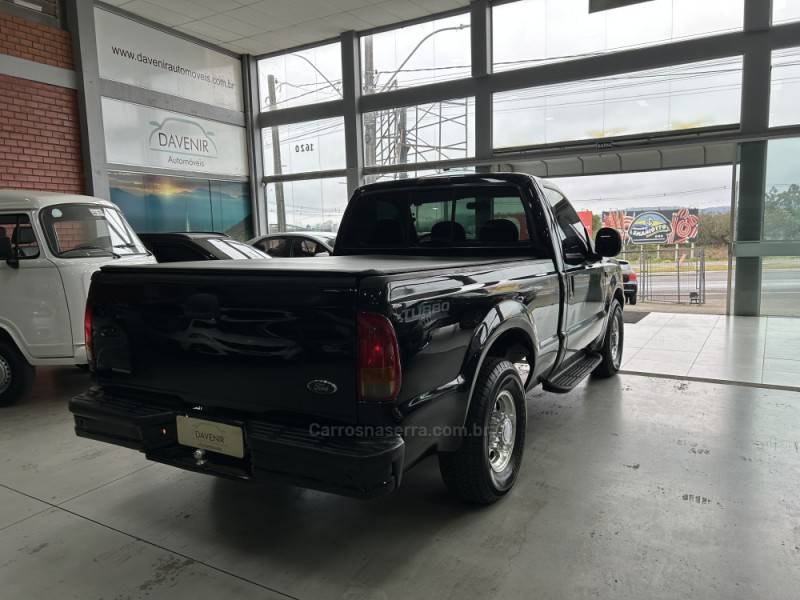 FORD - F-250 - 2000/2000 - Preta - R$ 119.900,00