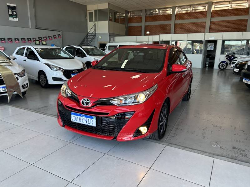 TOYOTA - YARIS - 2019/2020 - Vermelha - R$ 86.900,00